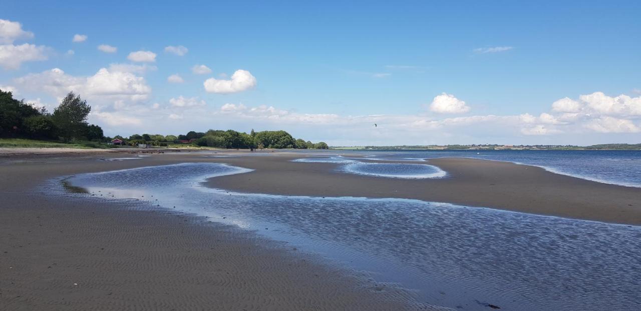 Gemuetliche Ferienunterkunft Direkt Am Meer Holnis Exteriör bild